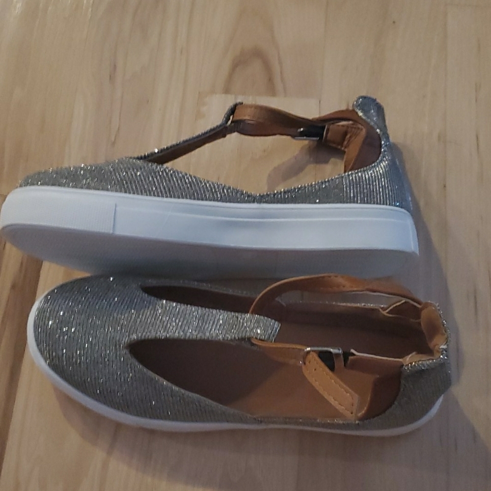 Shoe